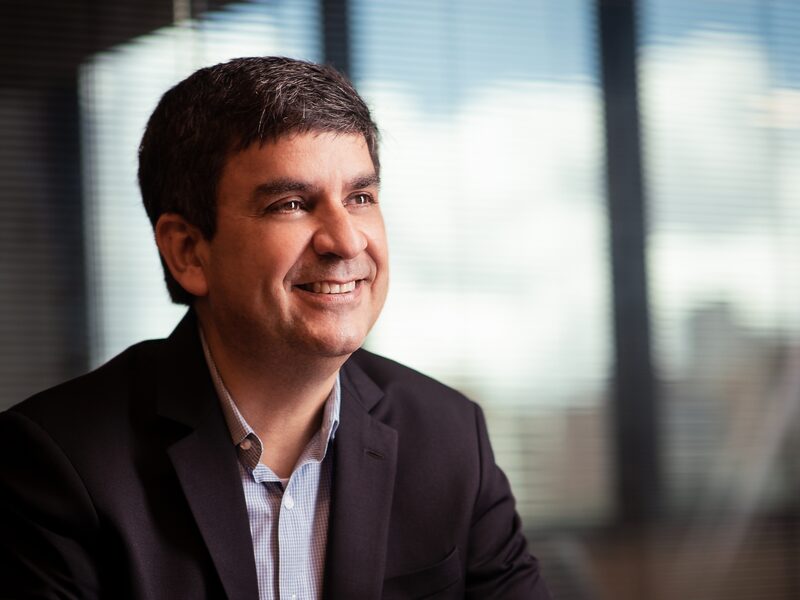 “O FIDC está lá para te proteger, com potencial de retorno maior que a renda fixa tradicional, e sem a volatilidade. Todo mundo deveria ter, em qualquer hora.” “O FIDC está lá para te proteger, com potencial de retorno maior que a renda fixa tradicional, e sem a volatilidade. Todo mundo deveria ter, em qualquer hora.”