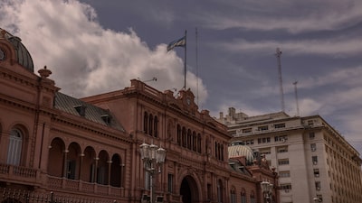Milei impulsa el regreso de Argentina al mercado de bonos con el giro del peso Milei impulsa el regreso de Argentina al mercado de bonos con el giro del peso