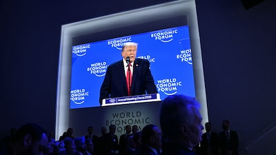 Trump recua de ameaça de taxar a Europa por posse da Groenlândia e cita novo acordo Trump recua de ameaça de taxar a Europa por posse da Groenlândia e cita novo acordo