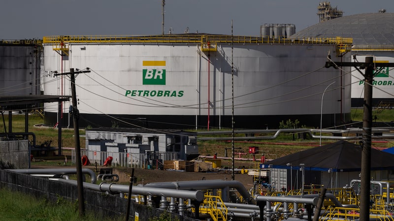 Petrobras avalia exportar gás natural com o aumento da demanda na Ásia Petrobras avalia exportar gás natural com o aumento da demanda na Ásia