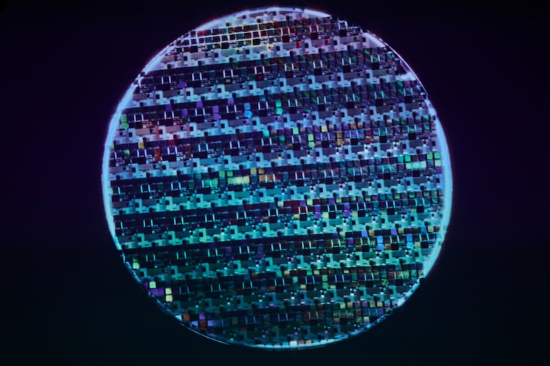 Imagen de una oblea semiconductora expuesta en el Museo de la Innovación de Taiwan Semiconductor Manufacturing Co. (TSMC) en Hsinchu, Taiwán, el martes 15 de abril de 2025. Imagen de una oblea semiconductora expuesta en el Museo de la Innovación de Taiwan Semiconductor Manufacturing Co. (TSMC) en Hsinchu, Taiwán, el martes 15 de abril de 2025.