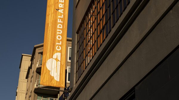 Cloudflare diz ter resolvido falha que levou à interrupção de X, ChatGPT e outros sites Cloudflare diz ter resolvido falha que levou à interrupção de X, ChatGPT e outros sites