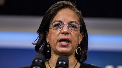 Trump pide a Netflix que despida de su junta directiva a exfuncionaria de Obama y Biden Trump pide a Netflix que despida de su junta directiva a exfuncionaria de Obama y Biden