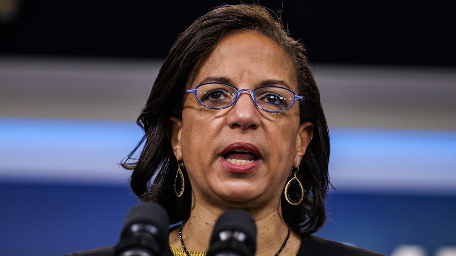 Trump pide a Netflix que despida de su junta directiva a exfuncionaria de Obama y Biden Trump pide a Netflix que despida de su junta directiva a exfuncionaria de Obama y Biden