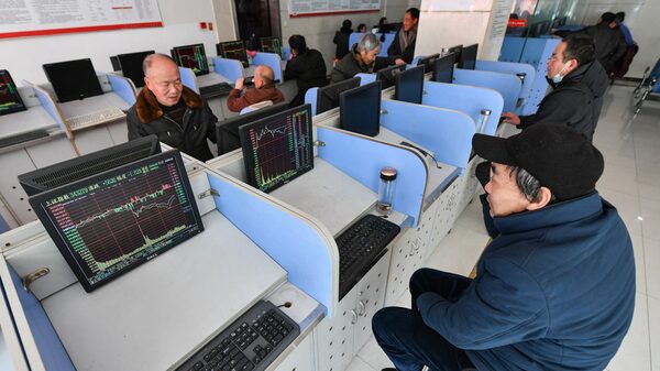 Caída incesante de acciones chinas evoca recuerdos del crash de 2008 Caída incesante de acciones chinas evoca recuerdos del crash de 2008