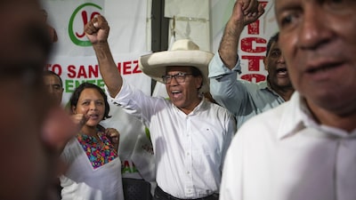 Roberto Sánchez, candidato de izquierda, busca reformar reglas mineras y Constitución de Perú Roberto Sánchez, candidato de izquierda, busca reformar reglas mineras y Constitución de Perú