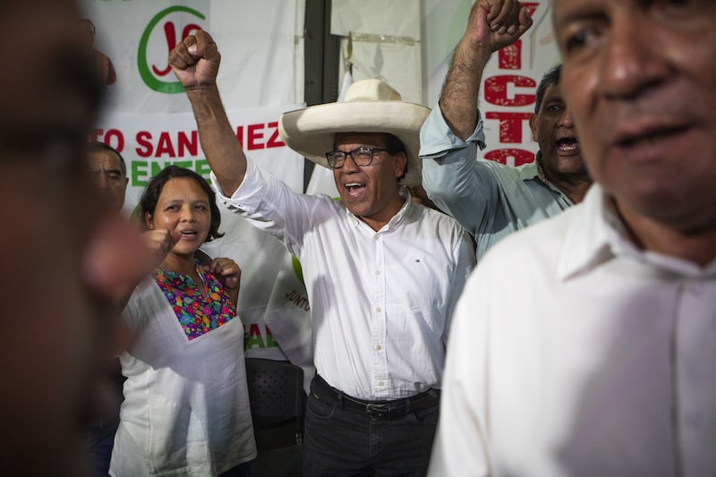 Peruvians Vote In General Elections Peruvians Vote In General Elections