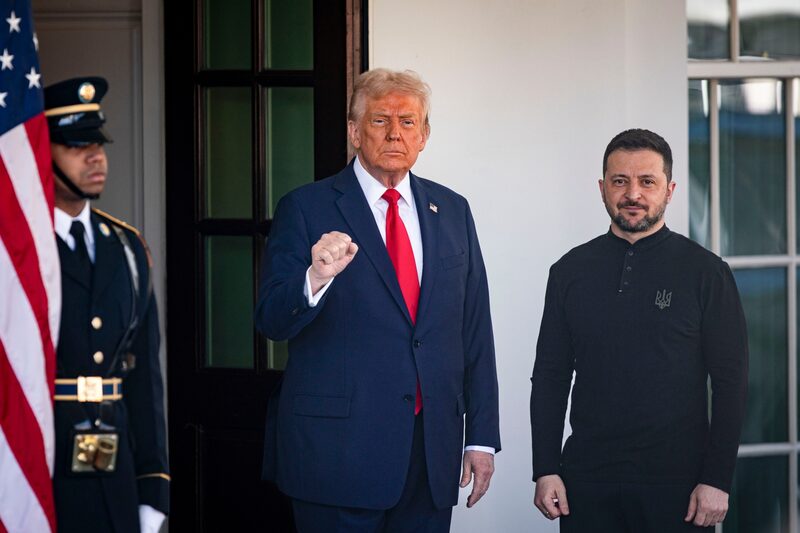El presidente de Estados Unidos, Donald Trump, a la izquierda, y el presidente ucraniano, Volodymyr Zelenskiy, frente al ala oeste de la Casa Blanca en Washington en febrero. Foto: Al Drago/Bloomberg El presidente de Estados Unidos, Donald Trump, a la izquierda, y el presidente ucraniano, Volodymyr Zelenskiy, frente al ala oeste de la Casa Blanca en Washington en febrero. Foto: Al Drago/Bloomberg