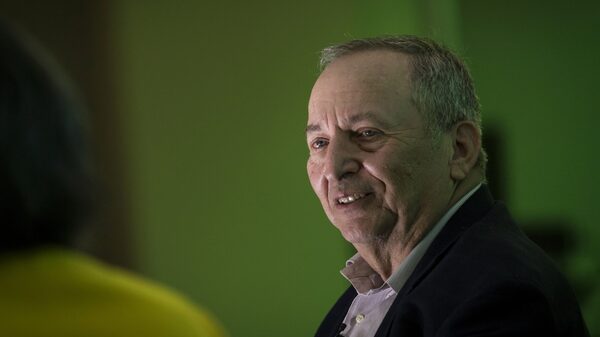 Por que o dólar não vai perder a dominância global, segundo Larry Summers Por que o dólar não vai perder a dominância global, segundo Larry Summers