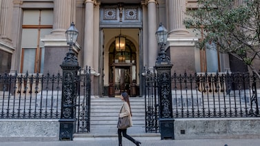 Vuelta a mercados internacionales será clave para refinanciar deuda argentina, afirma el BCRA Vuelta a mercados internacionales será clave para refinanciar deuda argentina, afirma el BCRA