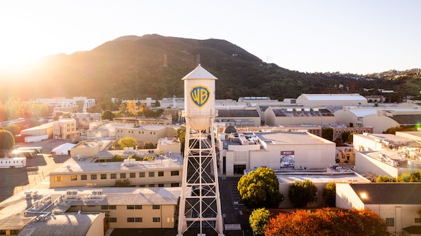 Jueza de EE.UU. suspende temporalmente el acuerdo entre Paramount y Warner Bros. Jueza de EE.UU. suspende temporalmente el acuerdo entre Paramount y Warner Bros.