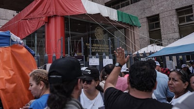 Reforma judicial de AMLO-Sheinbaum avanza en la Cámara de Diputados entre protestas de jueces Reforma judicial de AMLO-Sheinbaum avanza en la Cámara de Diputados entre protestas de jueces