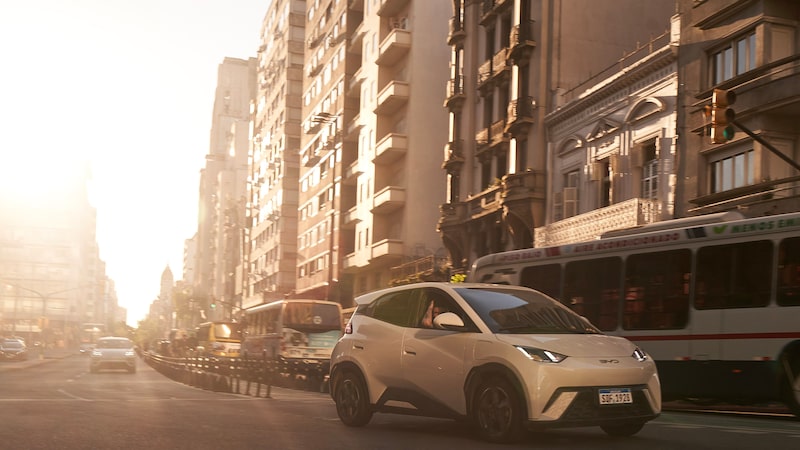 Altos precios de gasolina en Latam impulsan el auge de autos eléctricos chinos en Uruguay Altos precios de gasolina en Latam impulsan el auge de autos eléctricos chinos en Uruguay
