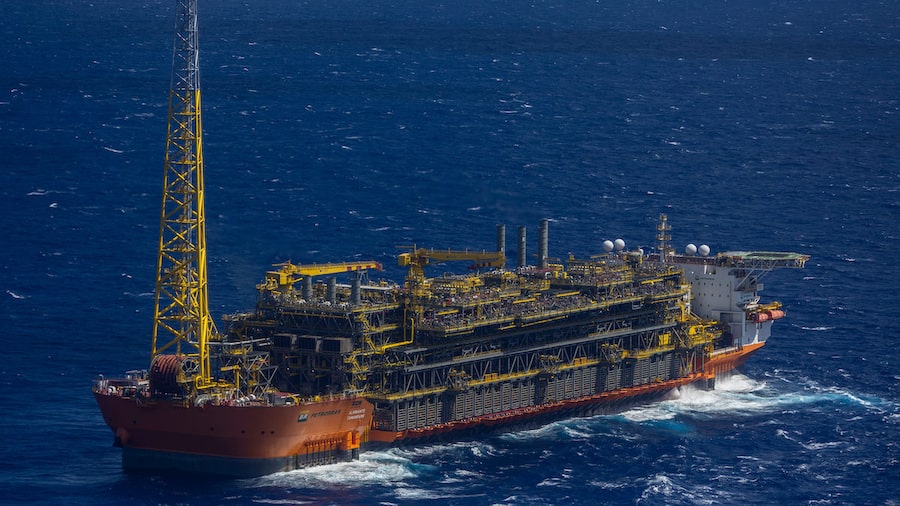 El petróleo sube mientras EE.UU. persigue a un tercer buque petrolero de Venezuela El petróleo sube mientras EE.UU. persigue a un tercer buque petrolero de Venezuela