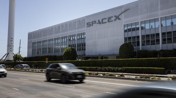 SpaceX firma un acuerdo de US$40.000 millones con Apollo para financiar chips de IA SpaceX firma un acuerdo de US$40.000 millones con Apollo para financiar chips de IA
