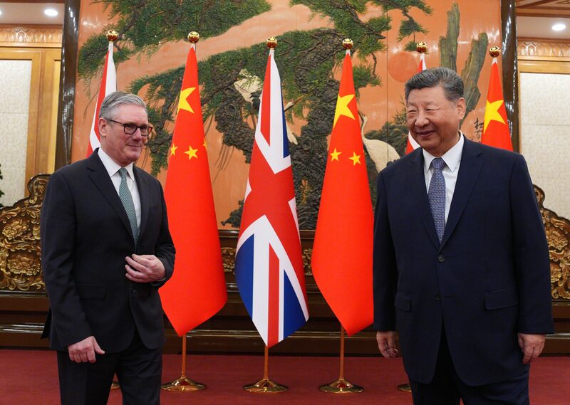 El primer ministro Keir Starmer y el presidente Xi Jinping acordaron en Pekín construir una relación más estable. Fotógrafo: Carl Court/Getty Images. El primer ministro Keir Starmer y el presidente Xi Jinping acordaron en Pekín construir una relación más estable. Fotógrafo: Carl Court/Getty Images.