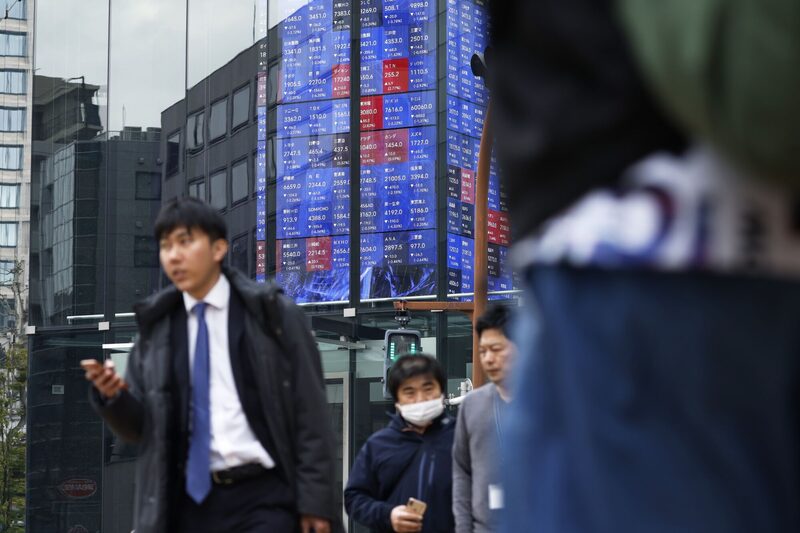 El rápido cambio de postura sobre las sanciones comerciales de EE.UU. tanto a los aliados como a los enemigos de la nación se suma a la ya elevada preocupación del mercado. El rápido cambio de postura sobre las sanciones comerciales de EE.UU. tanto a los aliados como a los enemigos de la nación se suma a la ya elevada preocupación del mercado.