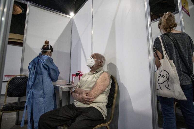 Se registraron en Argentina más de 81 mil casos en las últimas 24 horas. Se registraron en Argentina más de 81 mil casos en las últimas 24 horas.