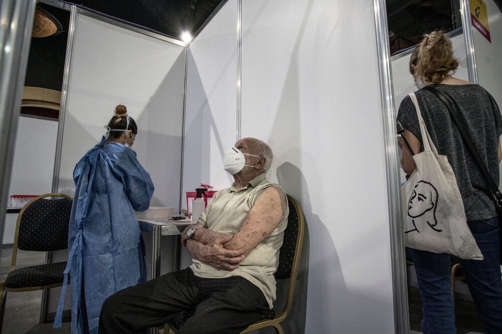 Más de 26 mil personas ya recibieron al menos una dosis en Argenta Más de 26 mil personas ya recibieron al menos una dosis en Argenta