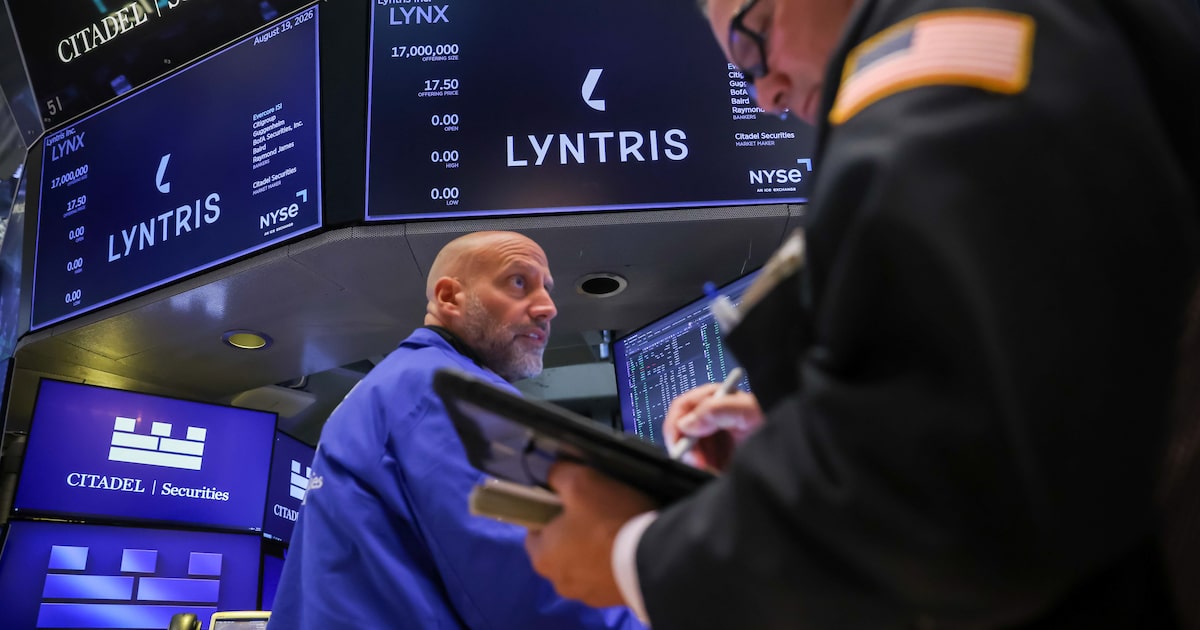 Wall Street sube con tecnologías y caída del petróleo