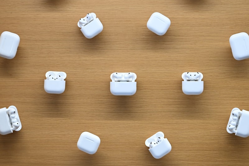 Una muestra de los AirPods en una tienda de Apple Inc. en Londres. Fotógrafo: Chris J. Ratcliffe/Bloomberg. Una muestra de los AirPods en una tienda de Apple Inc. en Londres. Fotógrafo: Chris J. Ratcliffe/Bloomberg.