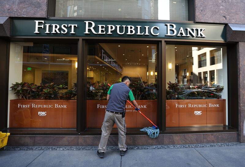 Fachada do First Republic, mais um banco americano em dificuldades (Bloomberg) Fachada do First Republic, mais um banco americano em dificuldades (Bloomberg)
