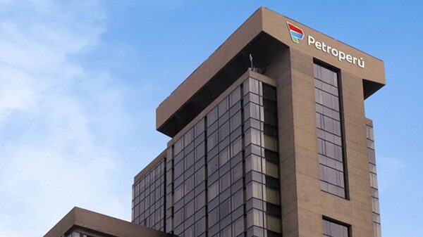 Fitch dice que Petroperú aún requiere más respaldo económico del gobierno Fitch dice que Petroperú aún requiere más respaldo económico del gobierno