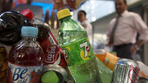 Recaudación en México anota mejor inicio de año en una década por impuestos a refrescos y cigarros Recaudación en México anota mejor inicio de año en una década por impuestos a refrescos y cigarros