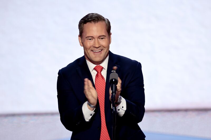 Además del servicio militar, Waltz dirigió una consultoría de defensa e inteligencia llamada Metis Solutions. Además del servicio militar, Waltz dirigió una consultoría de defensa e inteligencia llamada Metis Solutions.