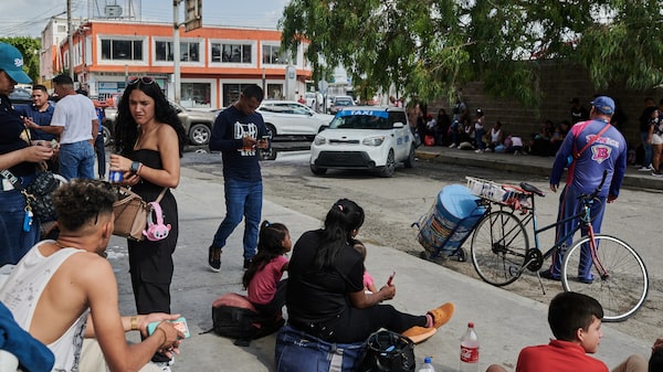 EE.UU. planea un control obligatorio de las redes sociales para los visitantes sin visado EE.UU. planea un control obligatorio de las redes sociales para los visitantes sin visado