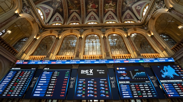 El Ibex 35 subió hoy, 26 de enero, con el impulso de la banca y se acerca a 17.700 puntos El Ibex 35 subió hoy, 26 de enero, con el impulso de la banca y se acerca a 17.700 puntos