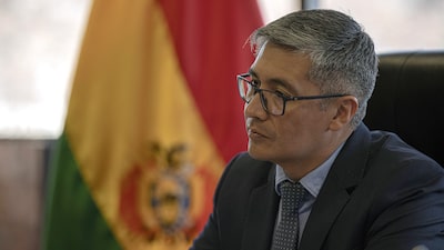 Bolivia usará reservas en dólares para pagar bonos, dice ministro de Finanzas Bolivia usará reservas en dólares para pagar bonos, dice ministro de Finanzas