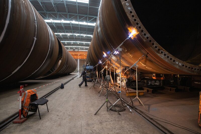 El metal gris es una piedra angular de la economía mundial. El metal gris es una piedra angular de la economía mundial.