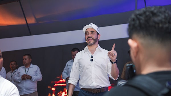 El reto de emular la “motosierra” de Milei en Colombia, como propone Abelardo De la Espriella El reto de emular la “motosierra” de Milei en Colombia, como propone Abelardo De la Espriella