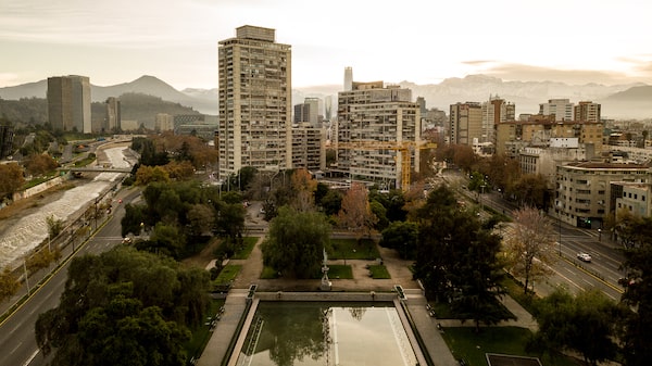 Inversores chilenos asumen más riesgo en bonos ante la expectativa de reactivación económica Inversores chilenos asumen más riesgo en bonos ante la expectativa de reactivación económica
