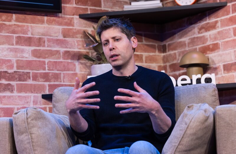Sam Altman, CEO da OpenAI: empresa vem enfrentando críticas de funcionários que deixaram seus empregos (Foto: Chris Ratcliffe/Bloomberg) Sam Altman, CEO da OpenAI: empresa vem enfrentando críticas de funcionários que deixaram seus empregos (Foto: Chris Ratcliffe/Bloomberg)