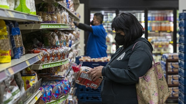 Consumo personal en EE.UU. durante primer trimestre ve fuerte revisión a la baja Consumo personal en EE.UU. durante primer trimestre ve fuerte revisión a la baja