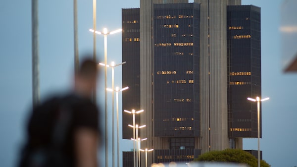 Brasil mantendría su tasa de interés sin cambios mientras se inicia debate fiscal Brasil mantendría su tasa de interés sin cambios mientras se inicia debate fiscal