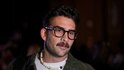 Agentes de EE.UU. detienen a un miembro del grupo que llevó al streamer Hasan Piker a Cuba Agentes de EE.UU. detienen a un miembro del grupo que llevó al streamer Hasan Piker a Cuba