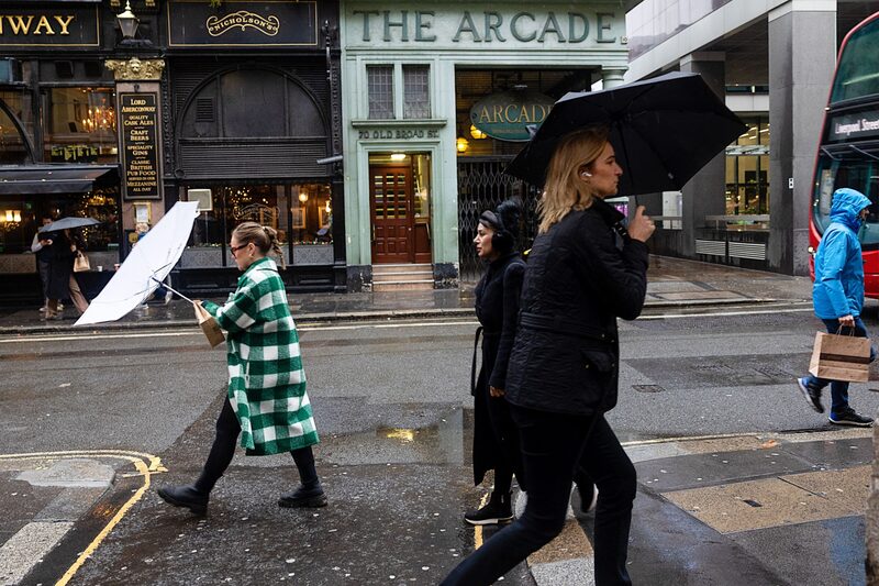 Los empresarios británicos están desesperados por contratar y retener a los trabajadores de la Generación Z en medio de una crisis de escasez de personal. Fotógrafo: Carlos Jasso/Bloomberg Los empresarios británicos están desesperados por contratar y retener a los trabajadores de la Generación Z en medio de una crisis de escasez de personal. Fotógrafo: Carlos Jasso/Bloomberg