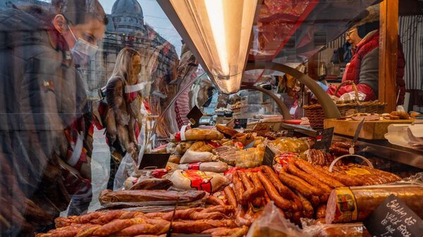 La inflación irrumpe en las fiestas, achicando menúes y arruinando tradiciones La inflación irrumpe en las fiestas, achicando menúes y arruinando tradiciones