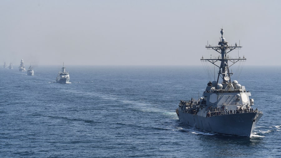 Dos buques de la Armada de EE.UU. chocan durante reabastecimiento en el Caribe Dos buques de la Armada de EE.UU. chocan durante reabastecimiento en el Caribe