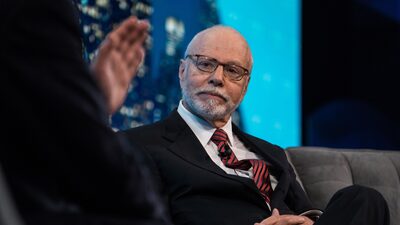 Duelo de titãs: Paul Singer monta posição no SoftBank e faz pressão sobre Son Duelo de titãs: Paul Singer monta posição no SoftBank e faz pressão sobre Son