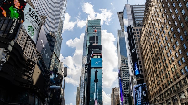 Com Pritzker e Moreira Salles, family offices acumulam US$ 3,8 bi em ações da SpaceX Com Pritzker e Moreira Salles, family offices acumulam US$ 3,8 bi em ações da SpaceX
