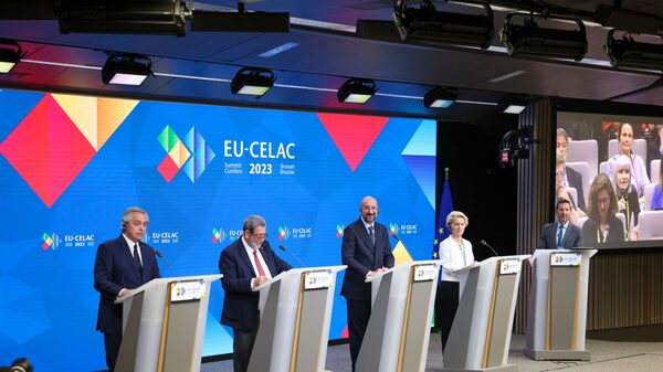 Líderes de UE y LatAm salvan documento de cumbre tras discrepancias sobre Ucrania Líderes de UE y LatAm salvan documento de cumbre tras discrepancias sobre Ucrania