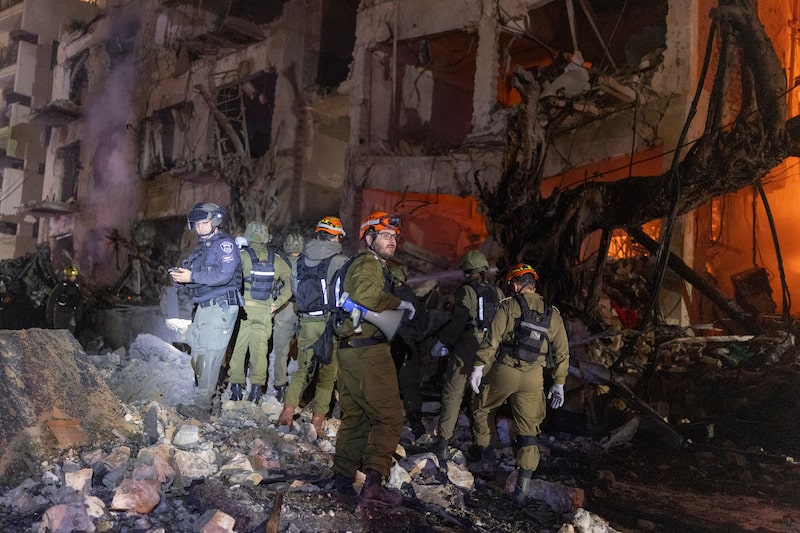 US, Israel Launch Attacks on Iran as Talks Fail to Avert War US, Israel Launch Attacks on Iran as Talks Fail to Avert War