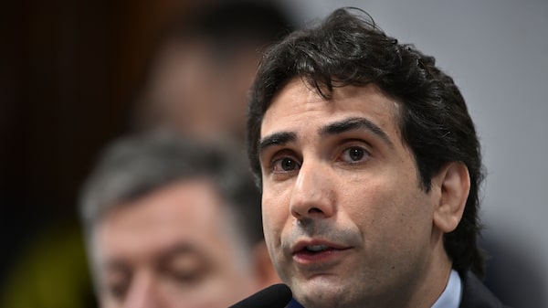 Galípolo alerta para aumento do endividamento com estímulo ao crédito e ao consumo Galípolo alerta para aumento do endividamento com estímulo ao crédito e ao consumo