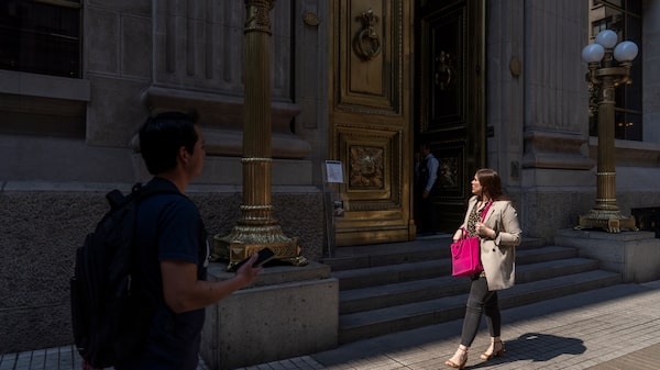 La Fed y la geopolítica eclipsan el efecto de Kast en el mercado de bonos chileno La Fed y la geopolítica eclipsan el efecto de Kast en el mercado de bonos chileno