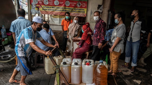 Gigantes alimentarios ante nuevo shock con posible escasez de aceite de cocina Gigantes alimentarios ante nuevo shock con posible escasez de aceite de cocina