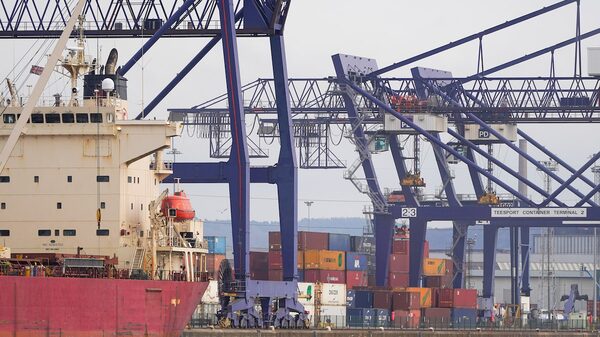 Bilionário da Zara compra fatia em empresa de portos e avança em infraestrutura Bilionário da Zara compra fatia em empresa de portos e avança em infraestrutura